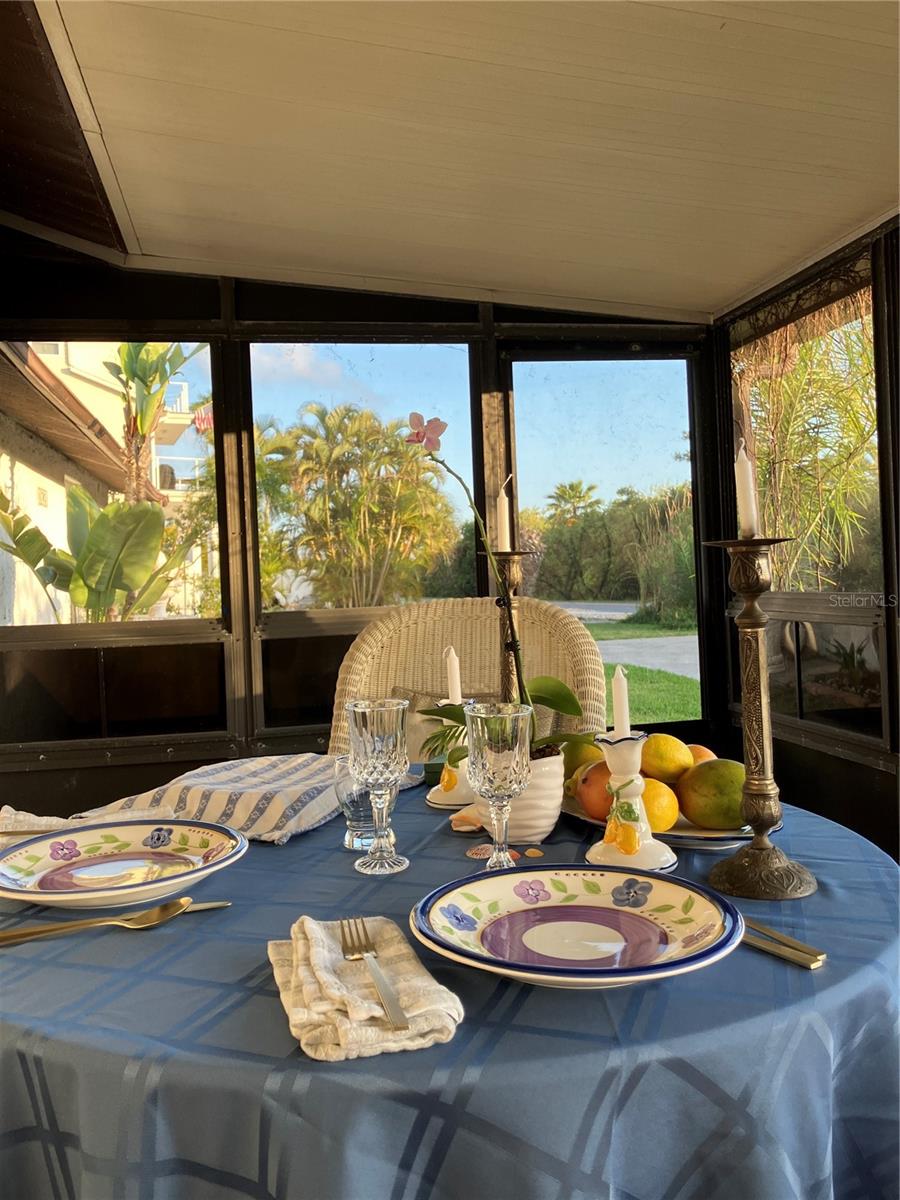 SOUTH VENICE - Residential