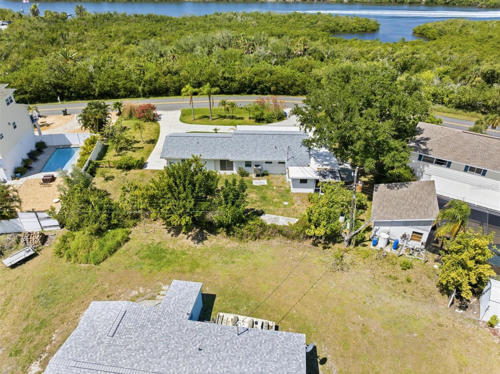 SOUTH VENICE - Residential