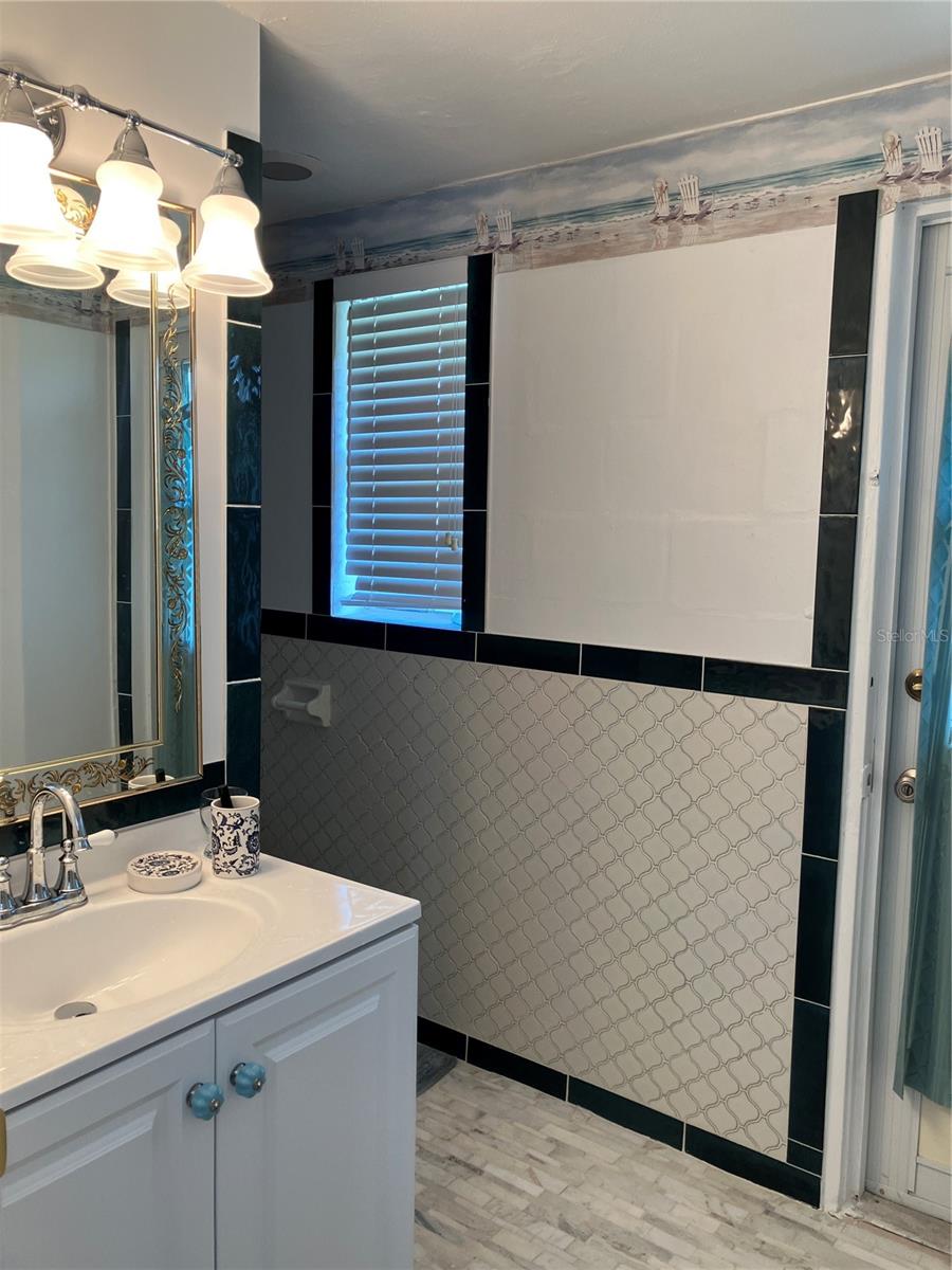 SOUTH VENICE - Residential