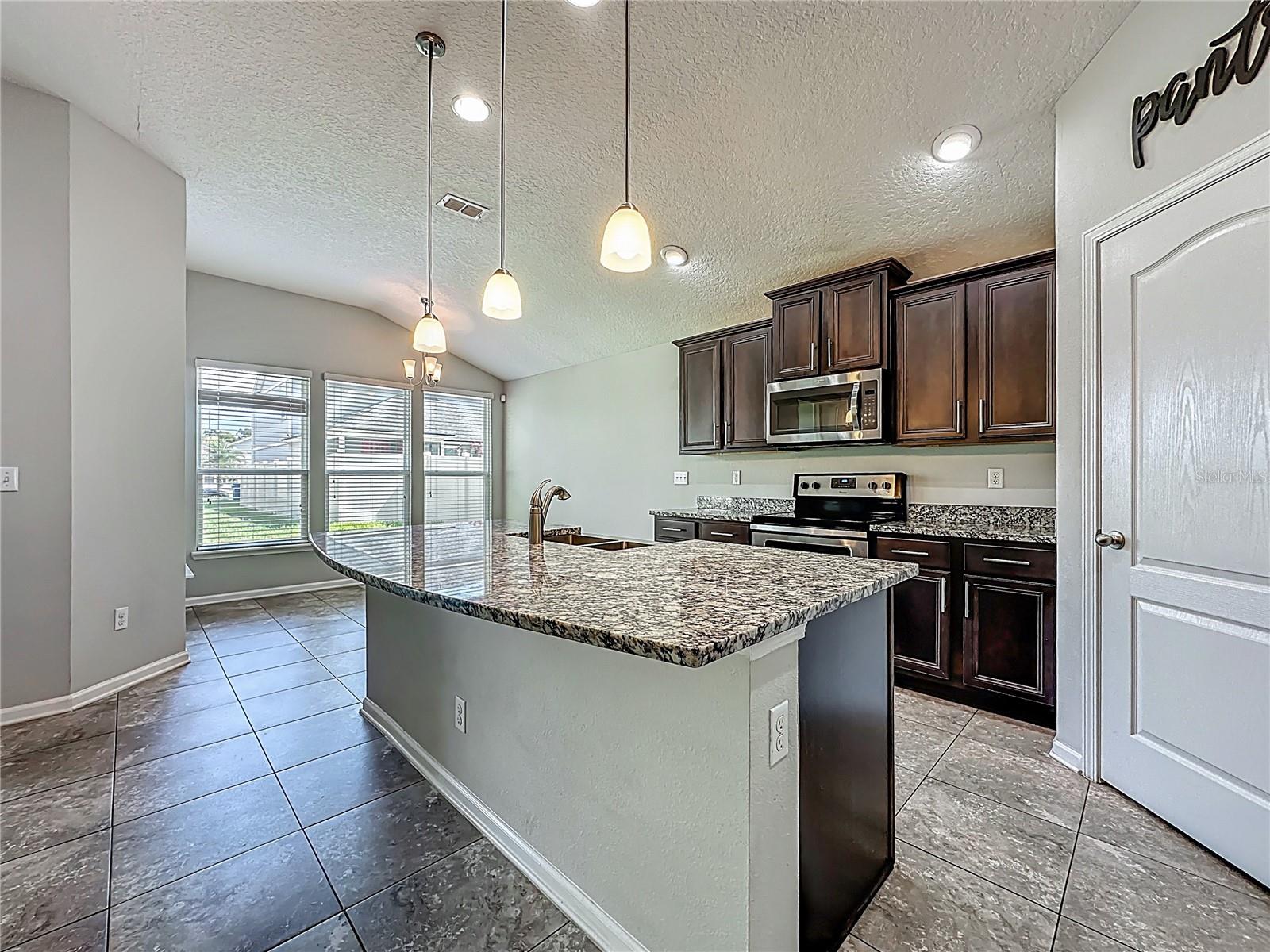 12586 ITANI WAY