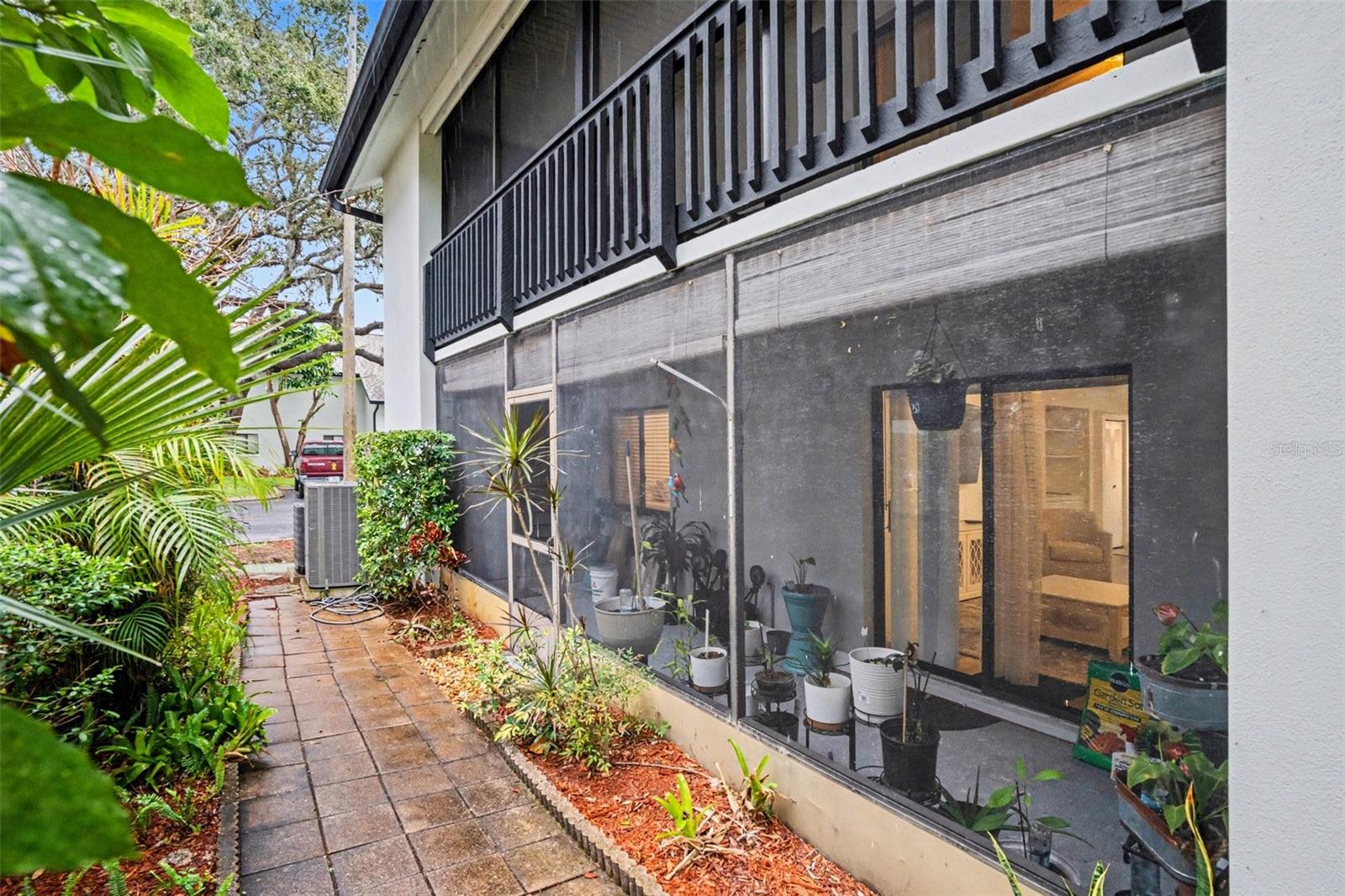 CARROLLWOOD PLACE A CONDOMINIU - Residential