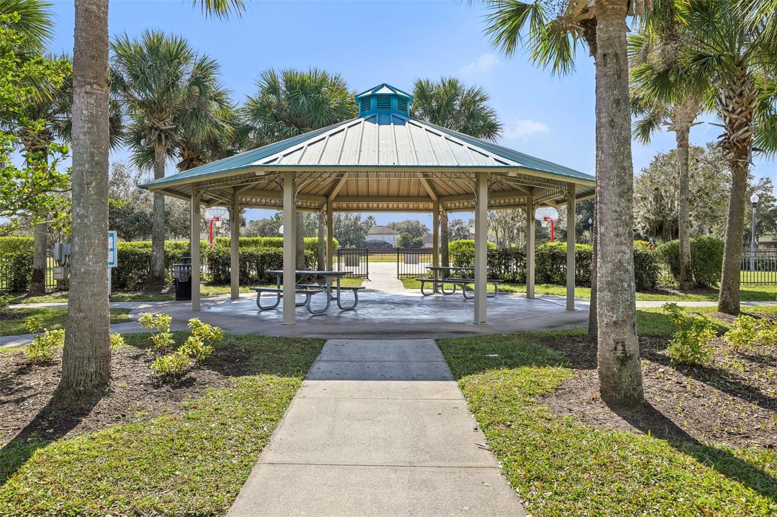 VISTA LAKES VILLAGE N-3 COLONIE - Residential