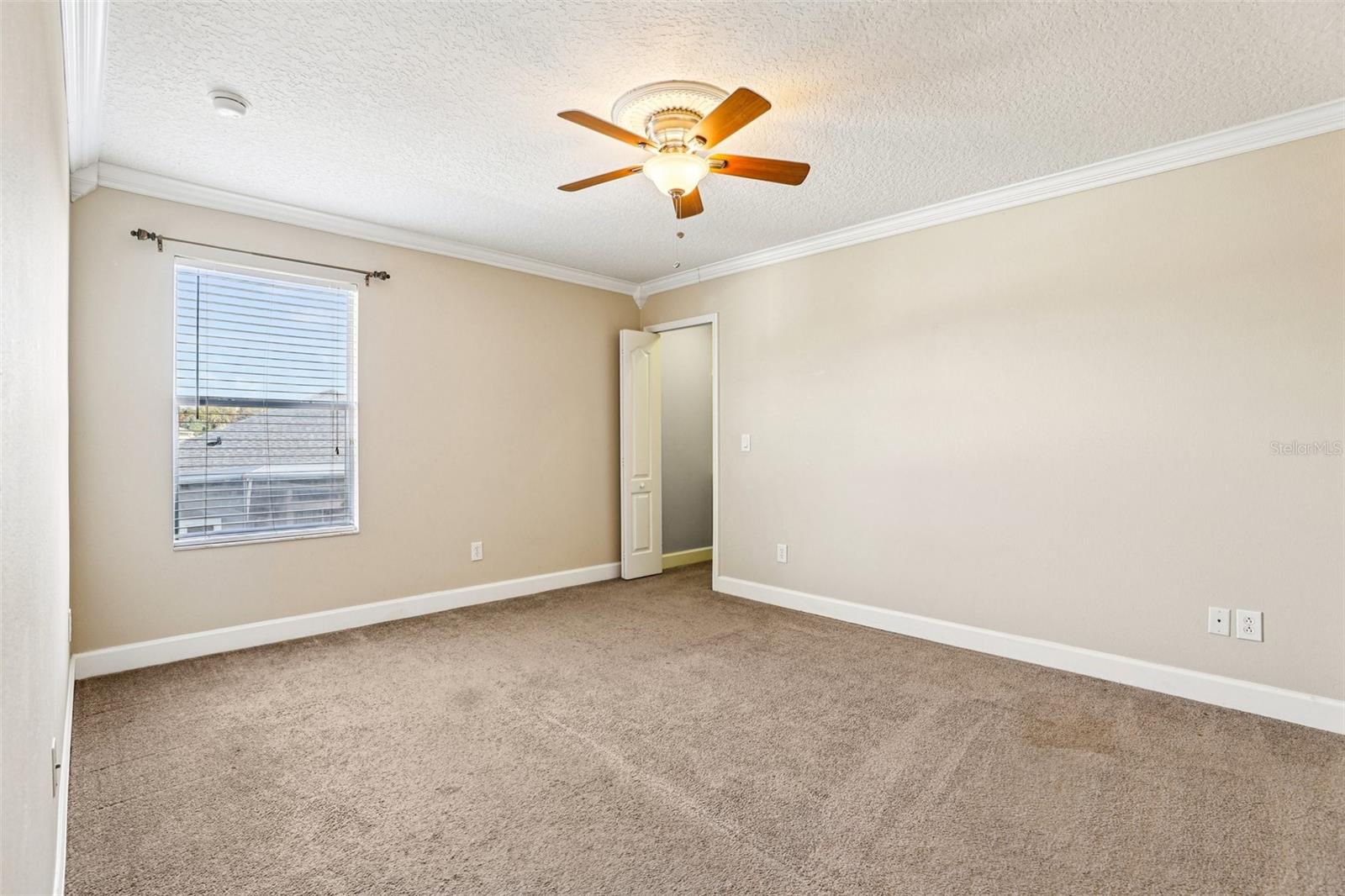 VISTA LAKES VILLAGE N-3 COLONIE - Residential