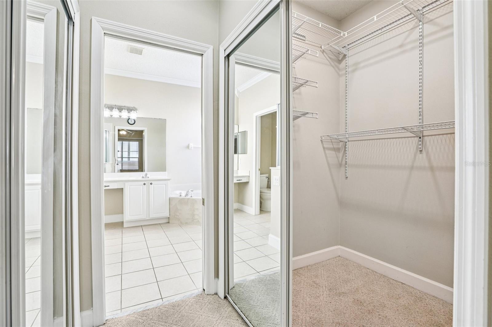 VISTA LAKES VILLAGE N-3 COLONIE - Residential