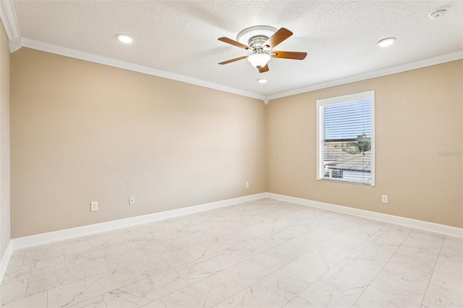 VISTA LAKES VILLAGE N-3 COLONIE - Residential