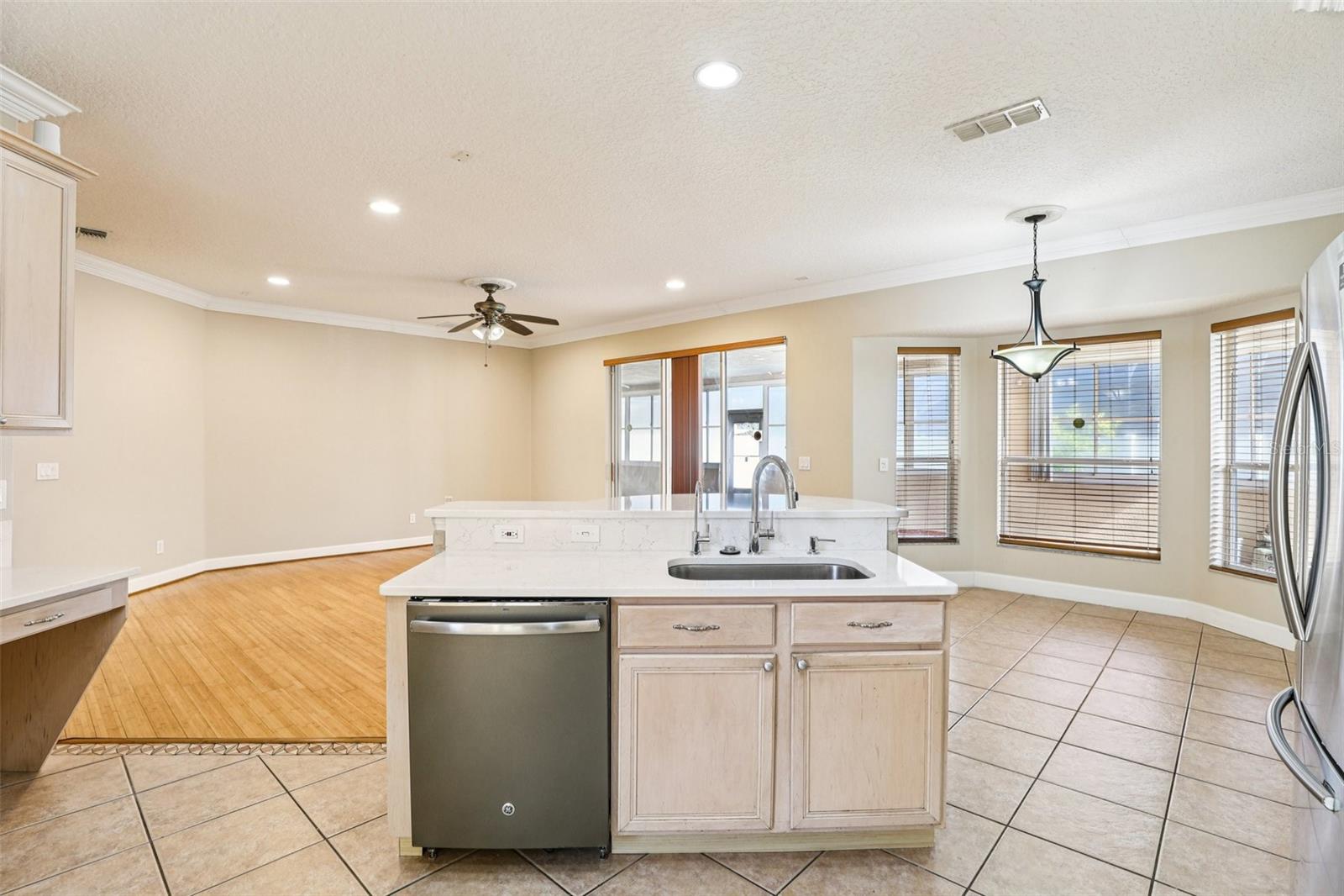 VISTA LAKES VILLAGE N-3 COLONIE - Residential