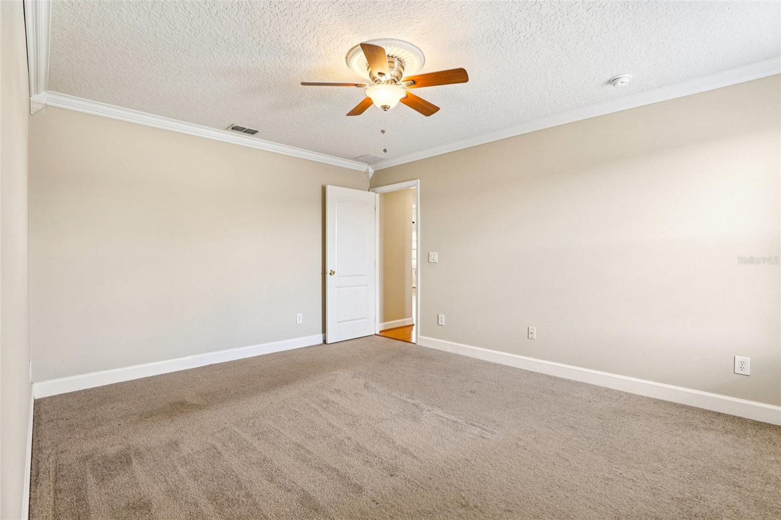 VISTA LAKES VILLAGE N-3 COLONIE - Residential