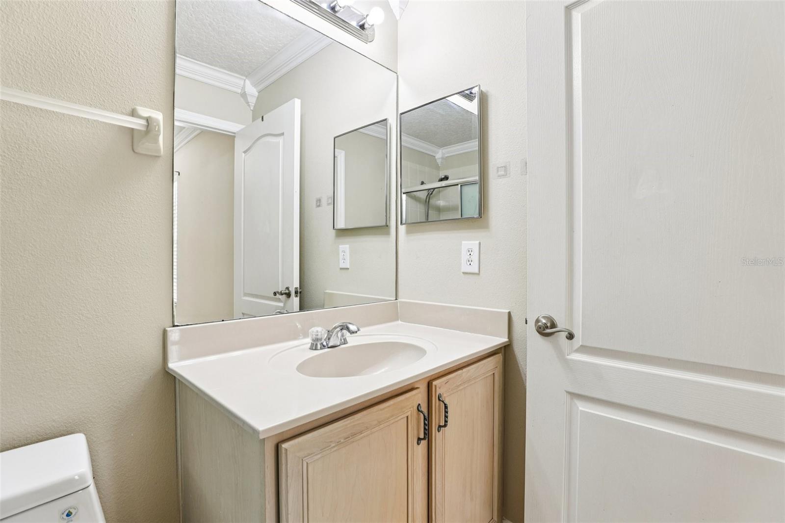 VISTA LAKES VILLAGE N-3 COLONIE - Residential