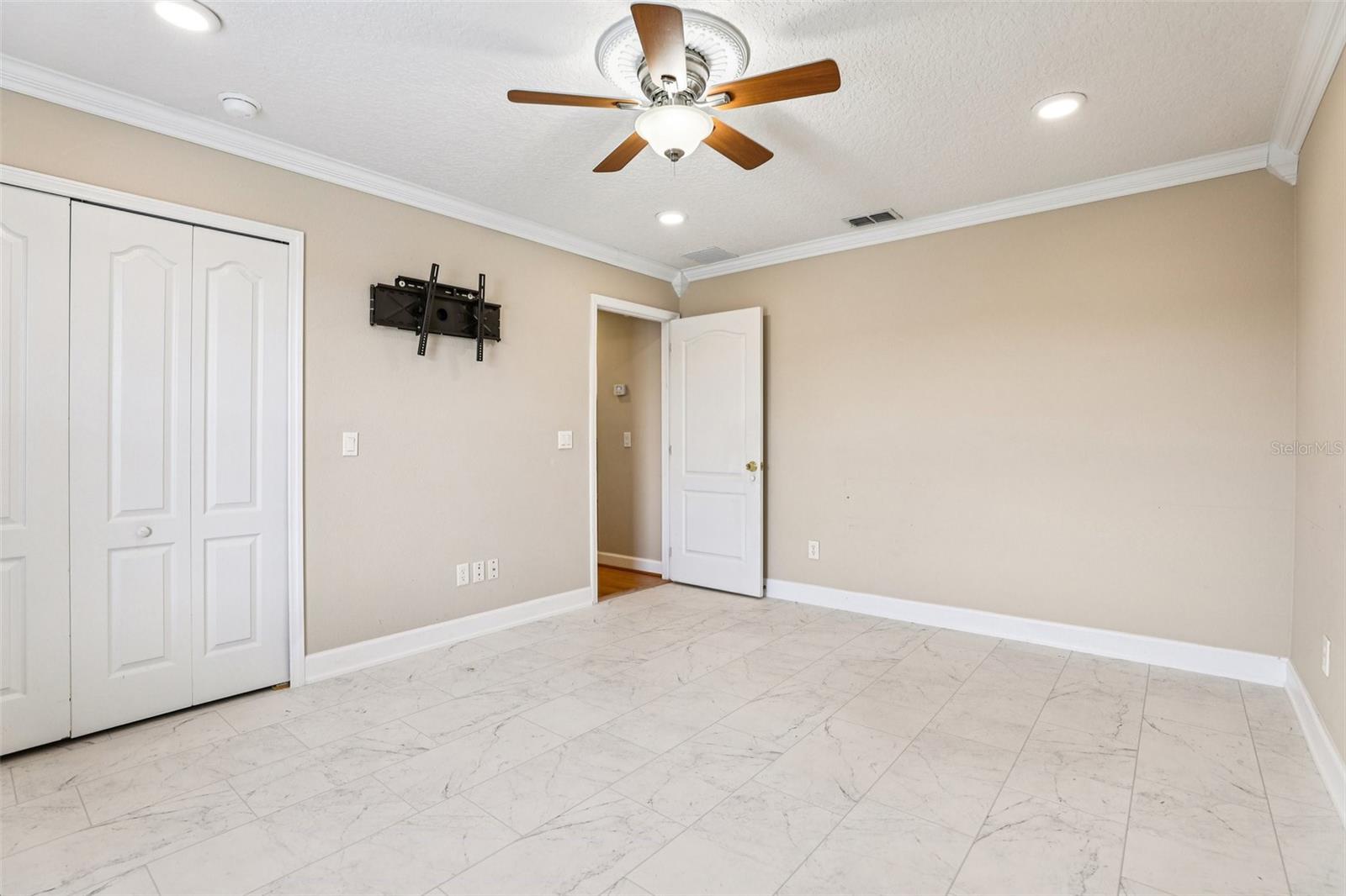 VISTA LAKES VILLAGE N-3 COLONIE - Residential