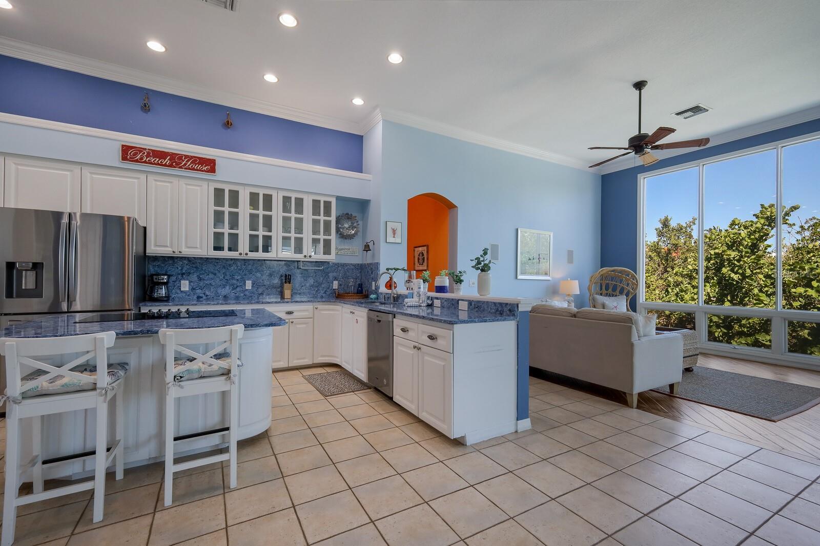 LARDAS UNIT ONE - Residential