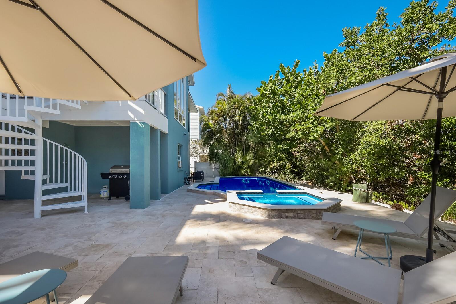 LARDAS UNIT ONE - Residential