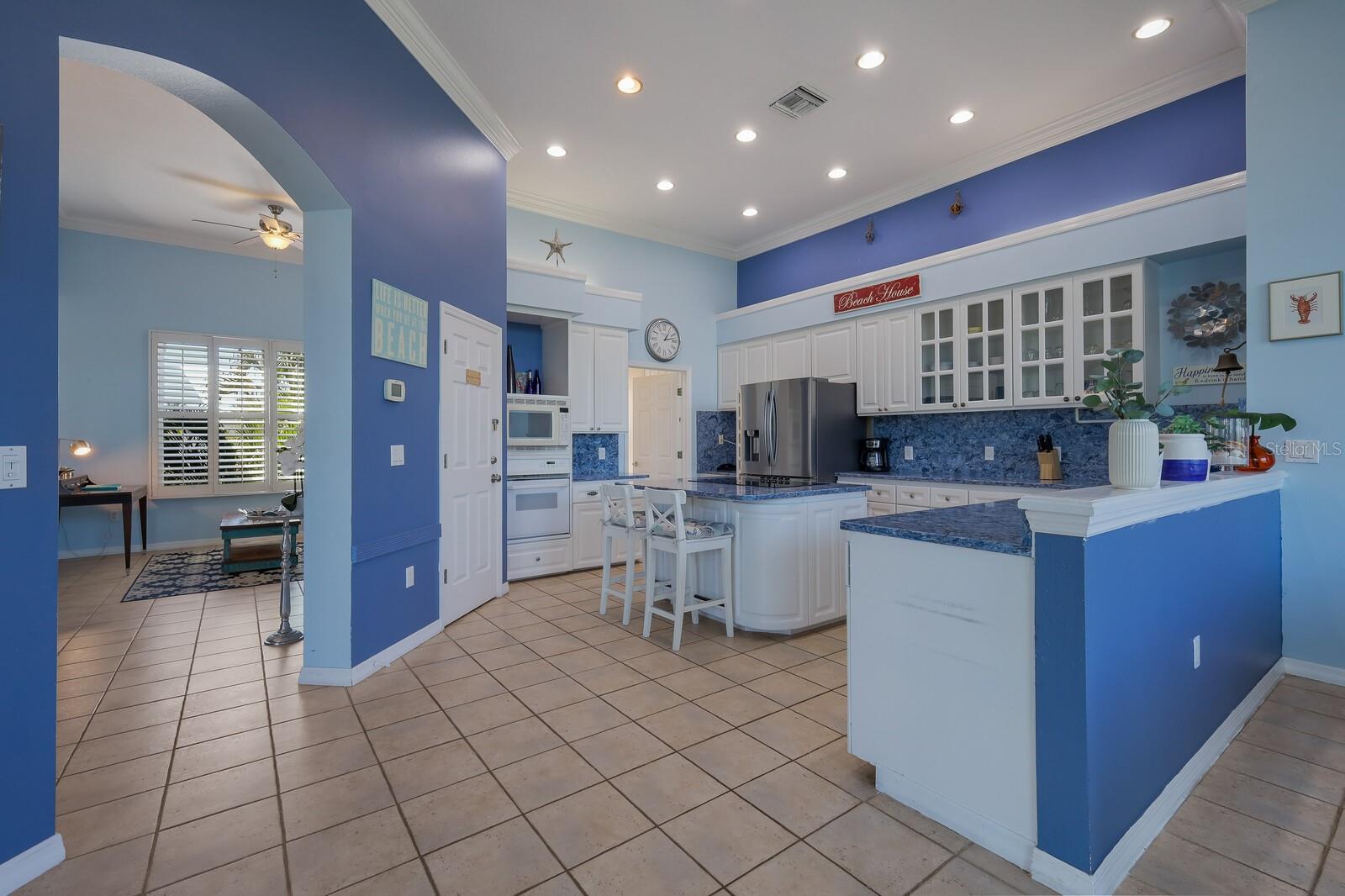 LARDAS UNIT ONE - Residential