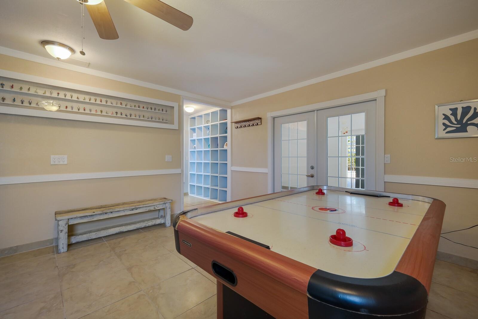 LARDAS UNIT ONE - Residential