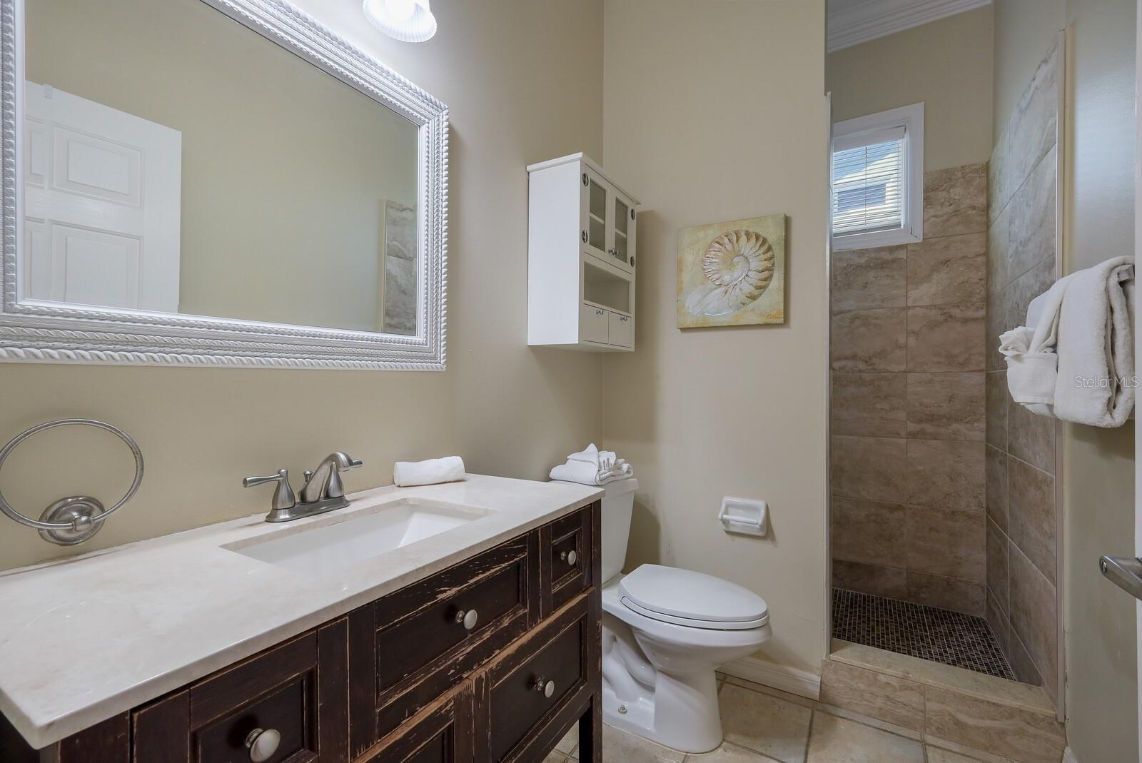 LARDAS UNIT ONE - Residential