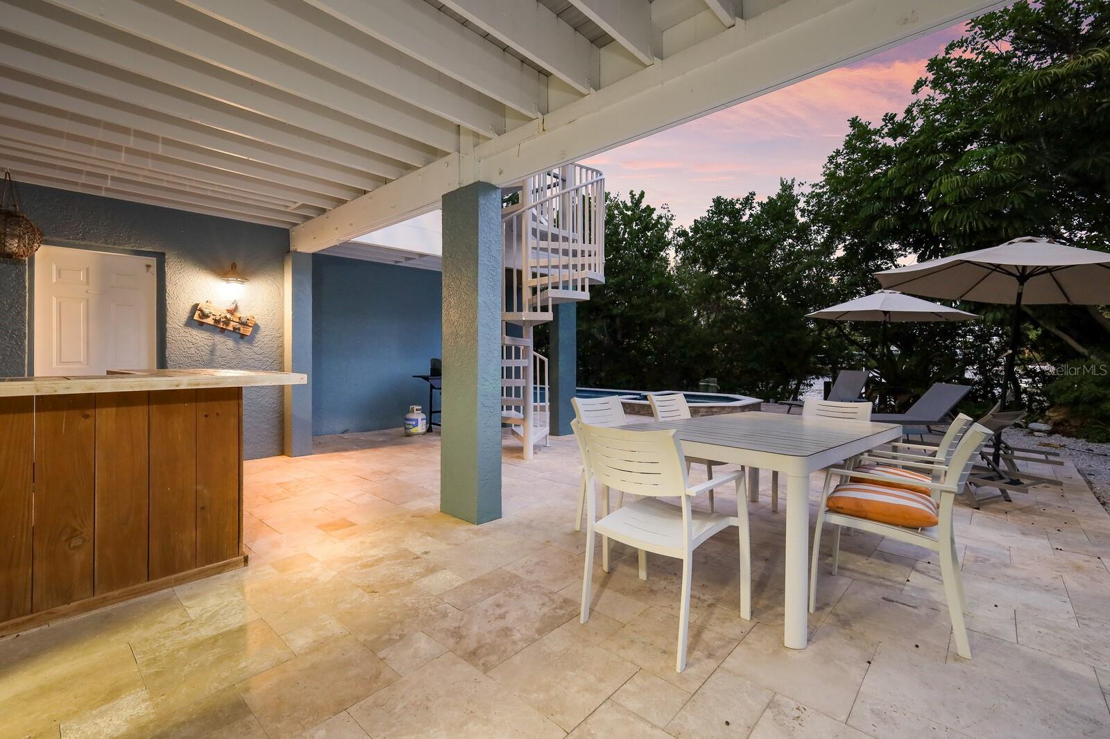 LARDAS UNIT ONE - Residential