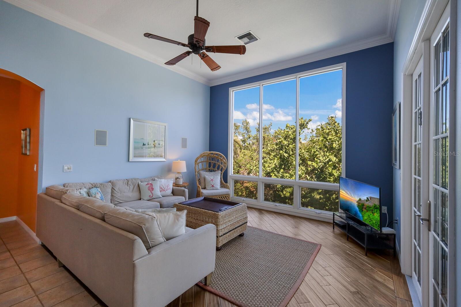 LARDAS UNIT ONE - Residential