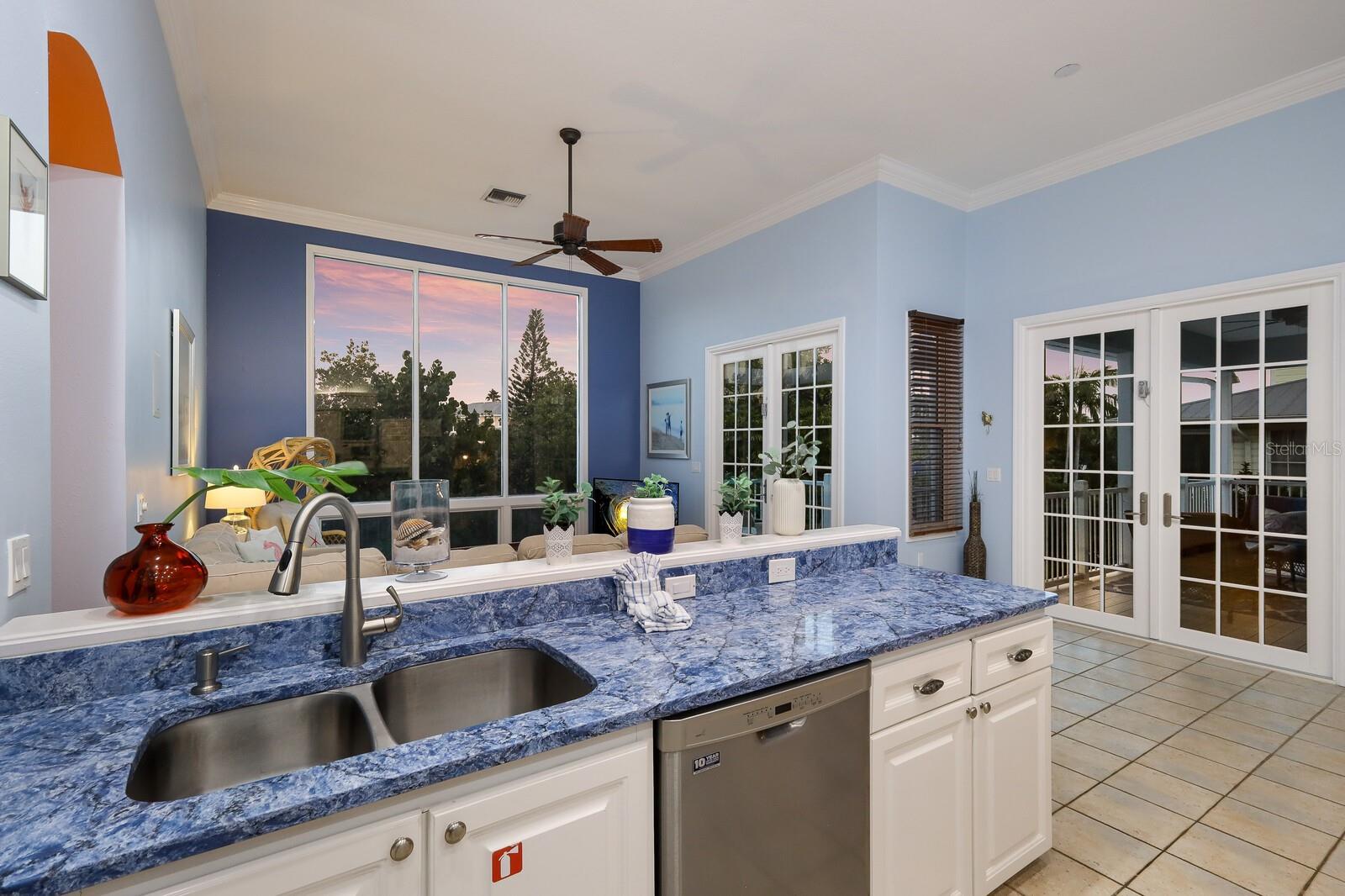 LARDAS UNIT ONE - Residential