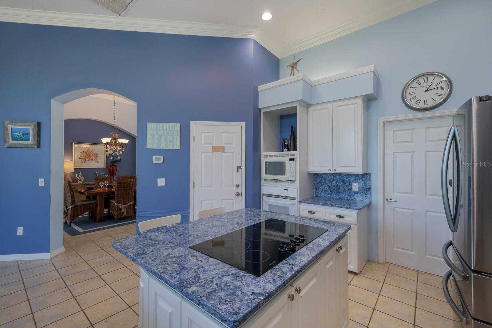 LARDAS UNIT ONE - Residential