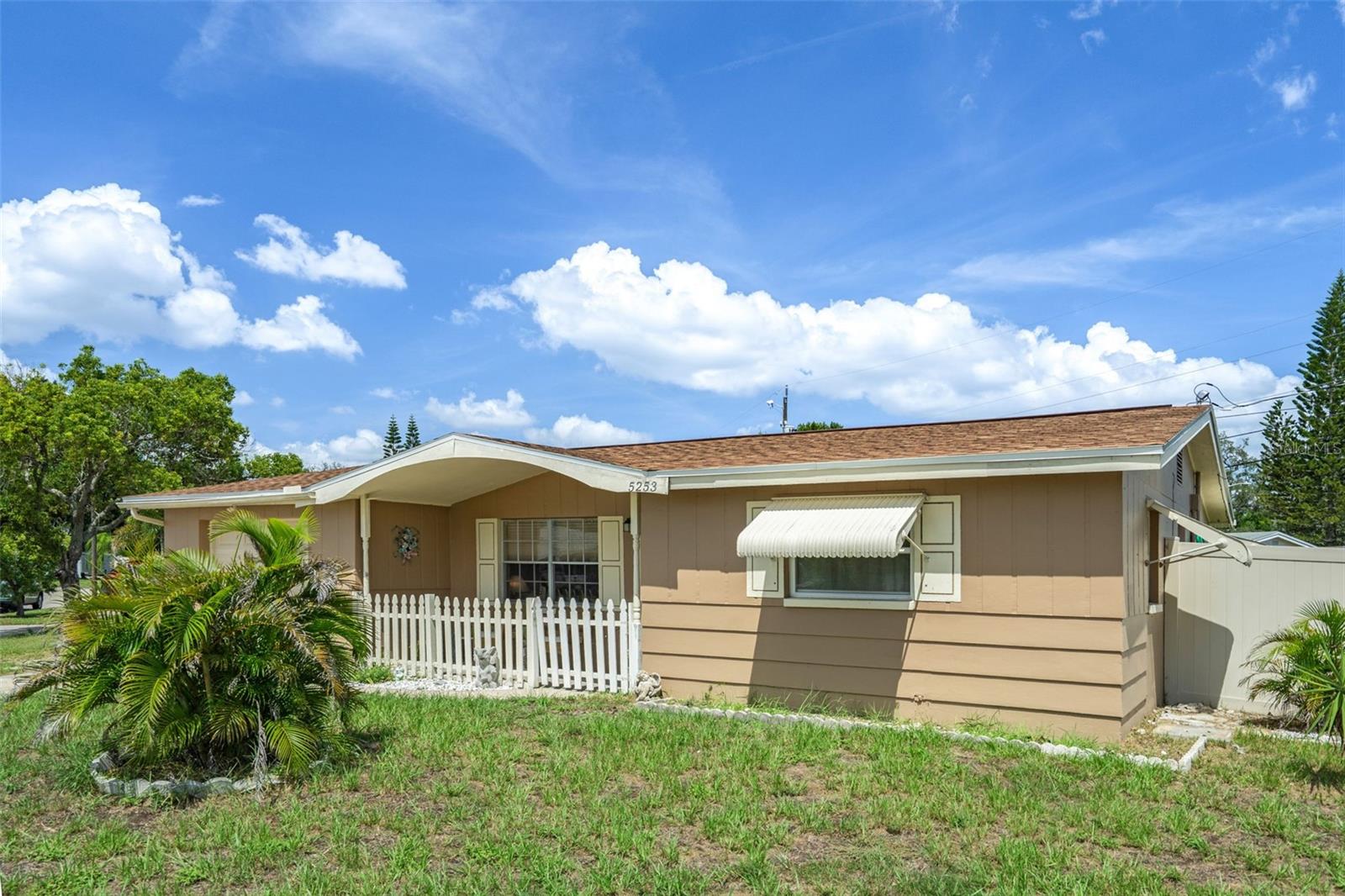 5253 FOREST HILLS DRIVE