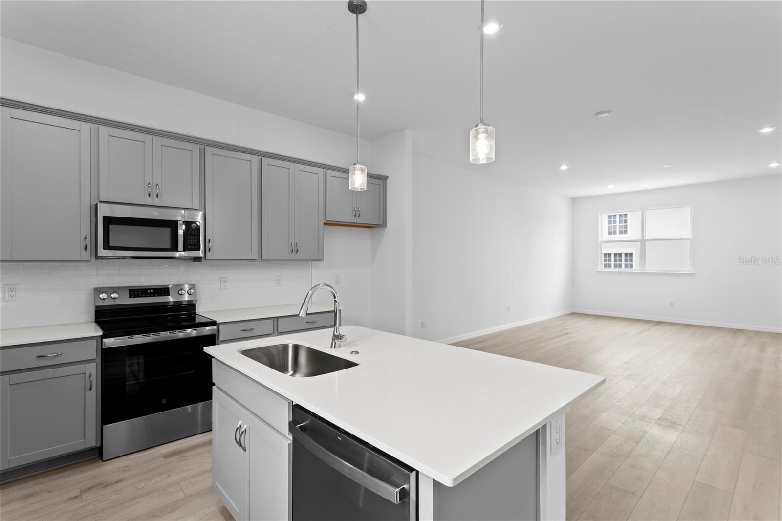 WESTCHASE STATION TOWNHOMES - Residential