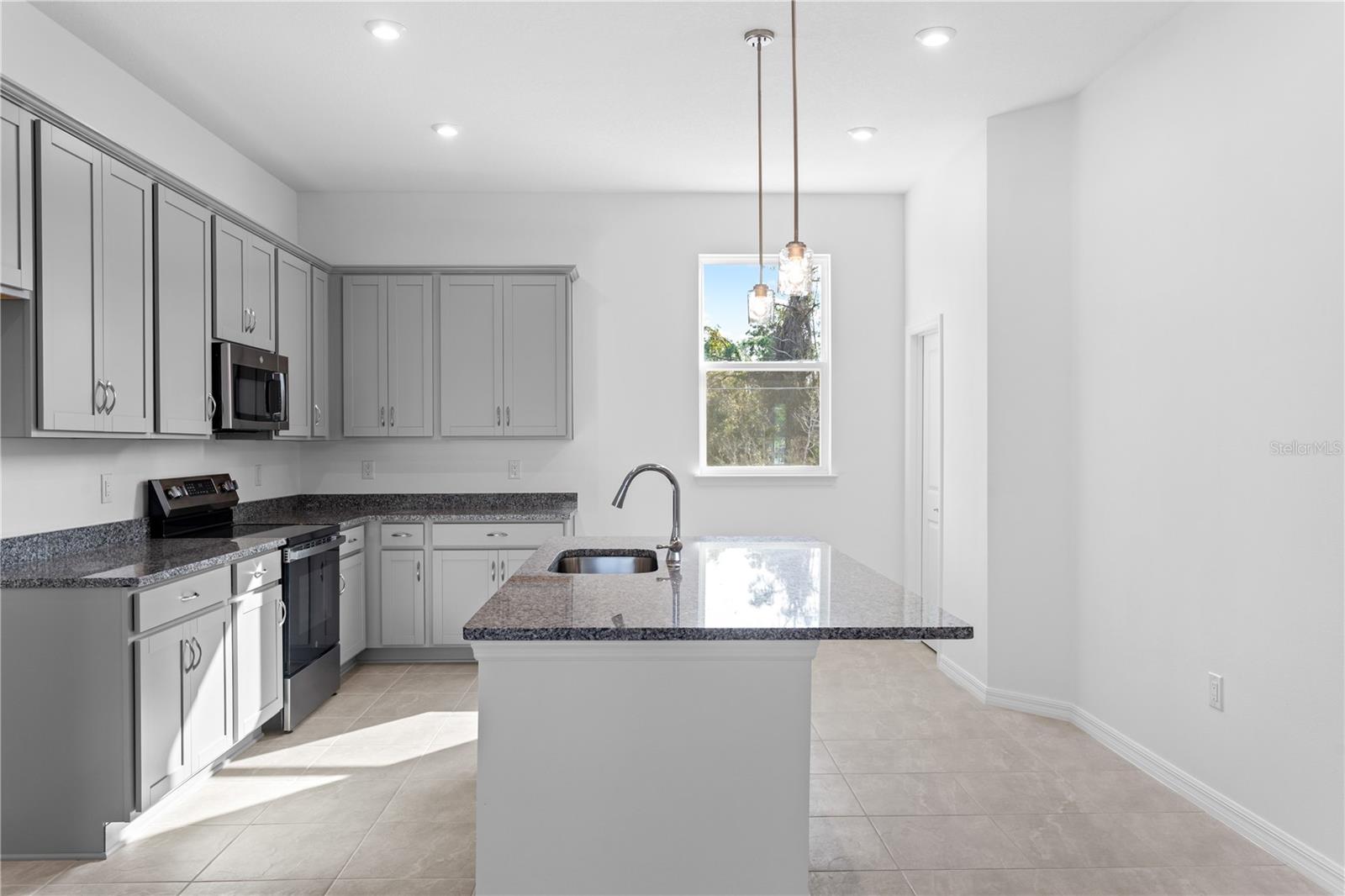 WESTCHASE STATION TOWNHOMES - Residential