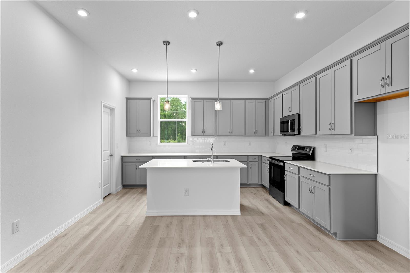 WESTCHASE STATION TOWNHOMES - Residential