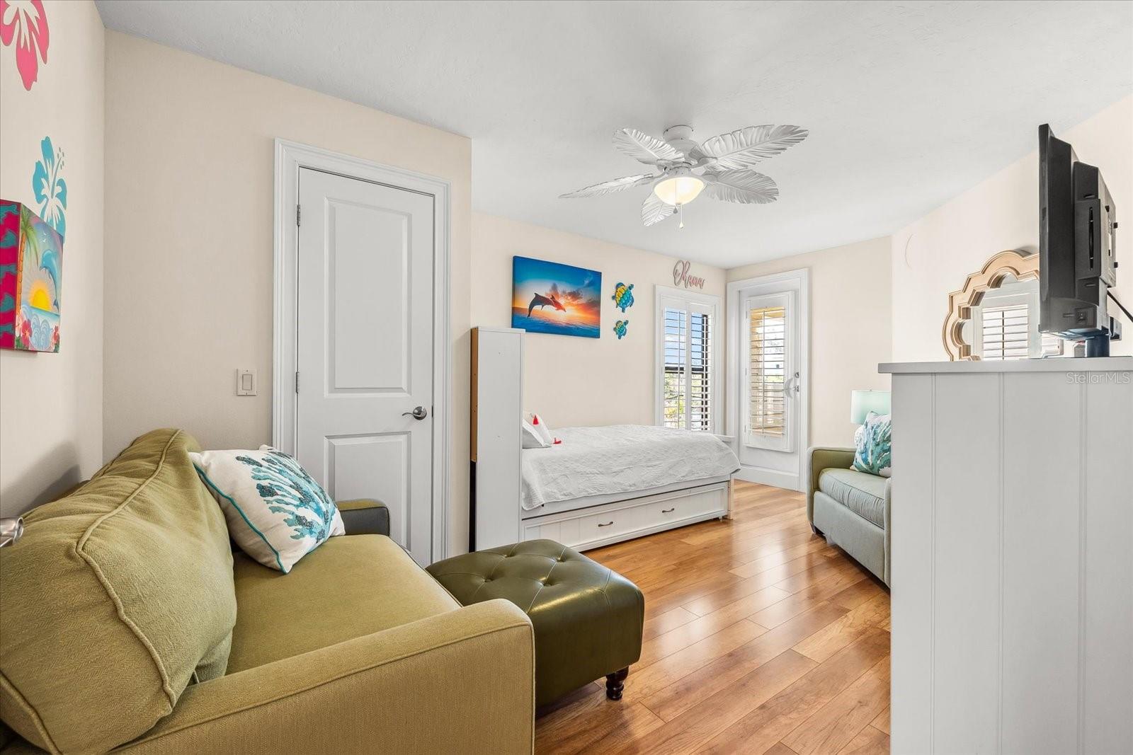 TIFFANY SANDS - Residential