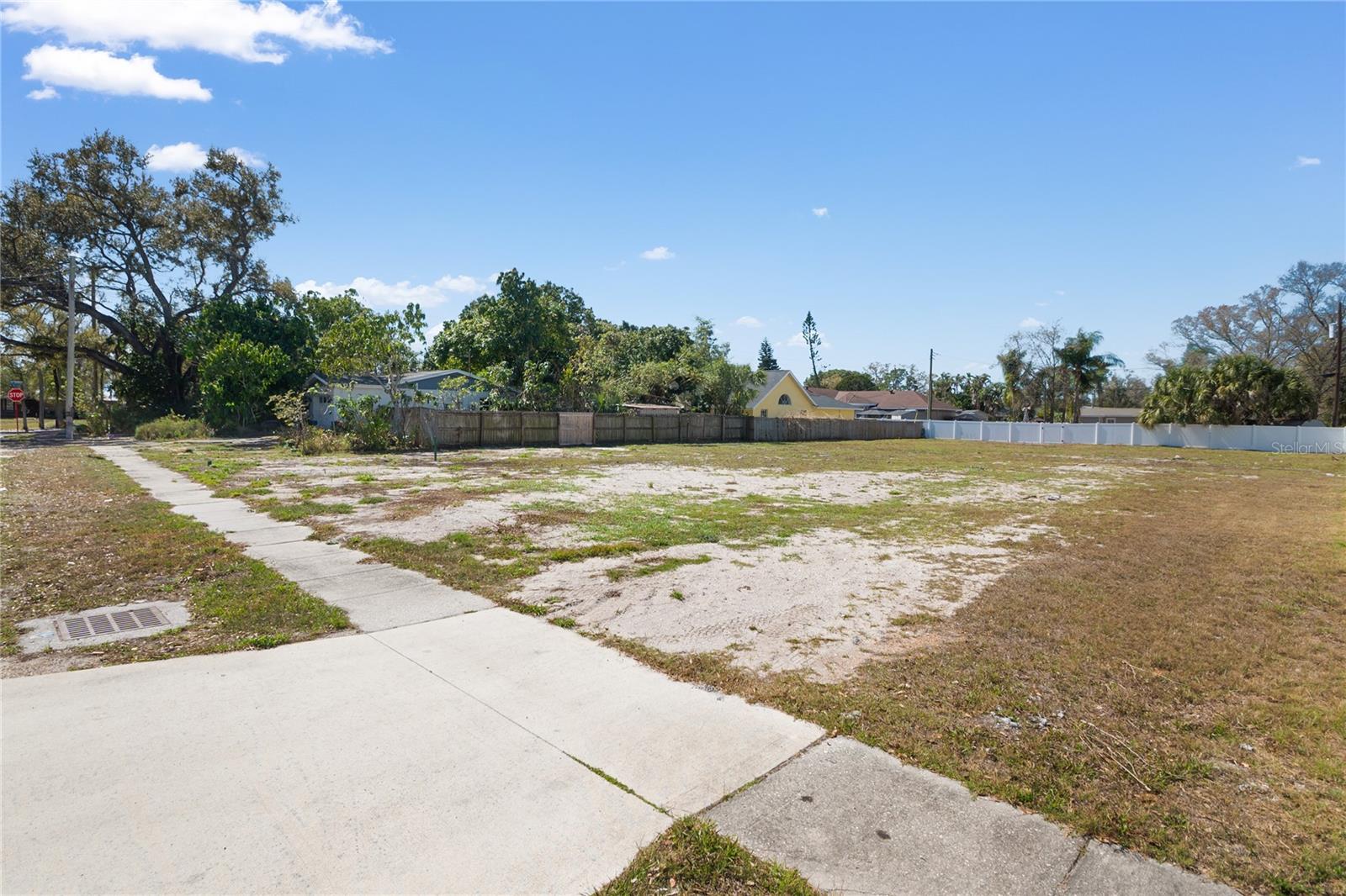 PINELLAS PARK - Land