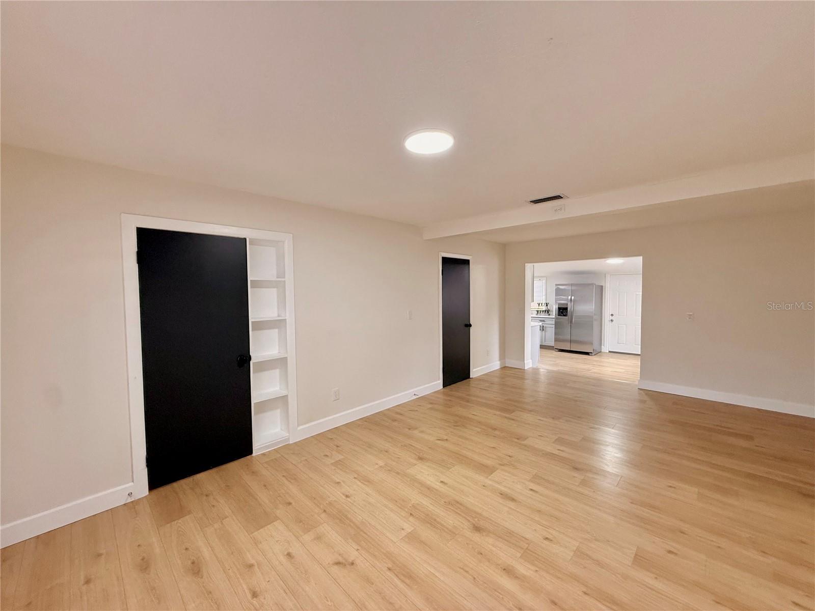 ROYAL ESTATES - Residential