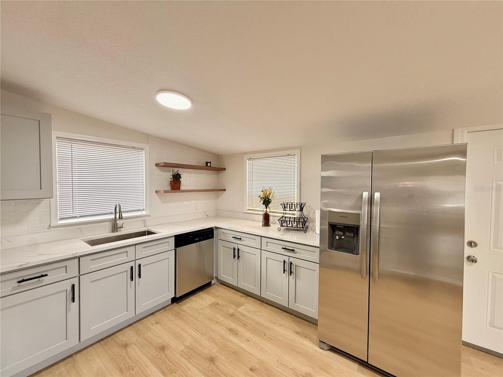 ROYAL ESTATES - Residential