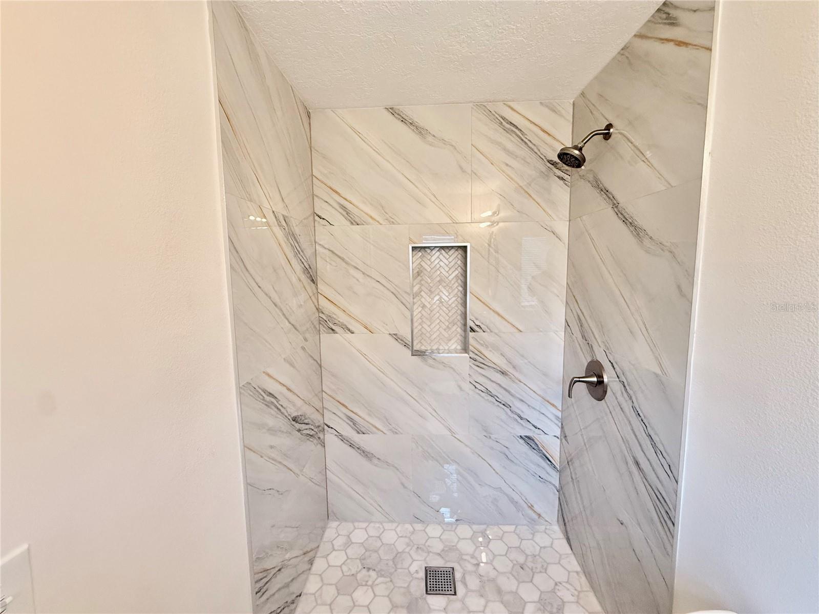 ROYAL ESTATES - Residential