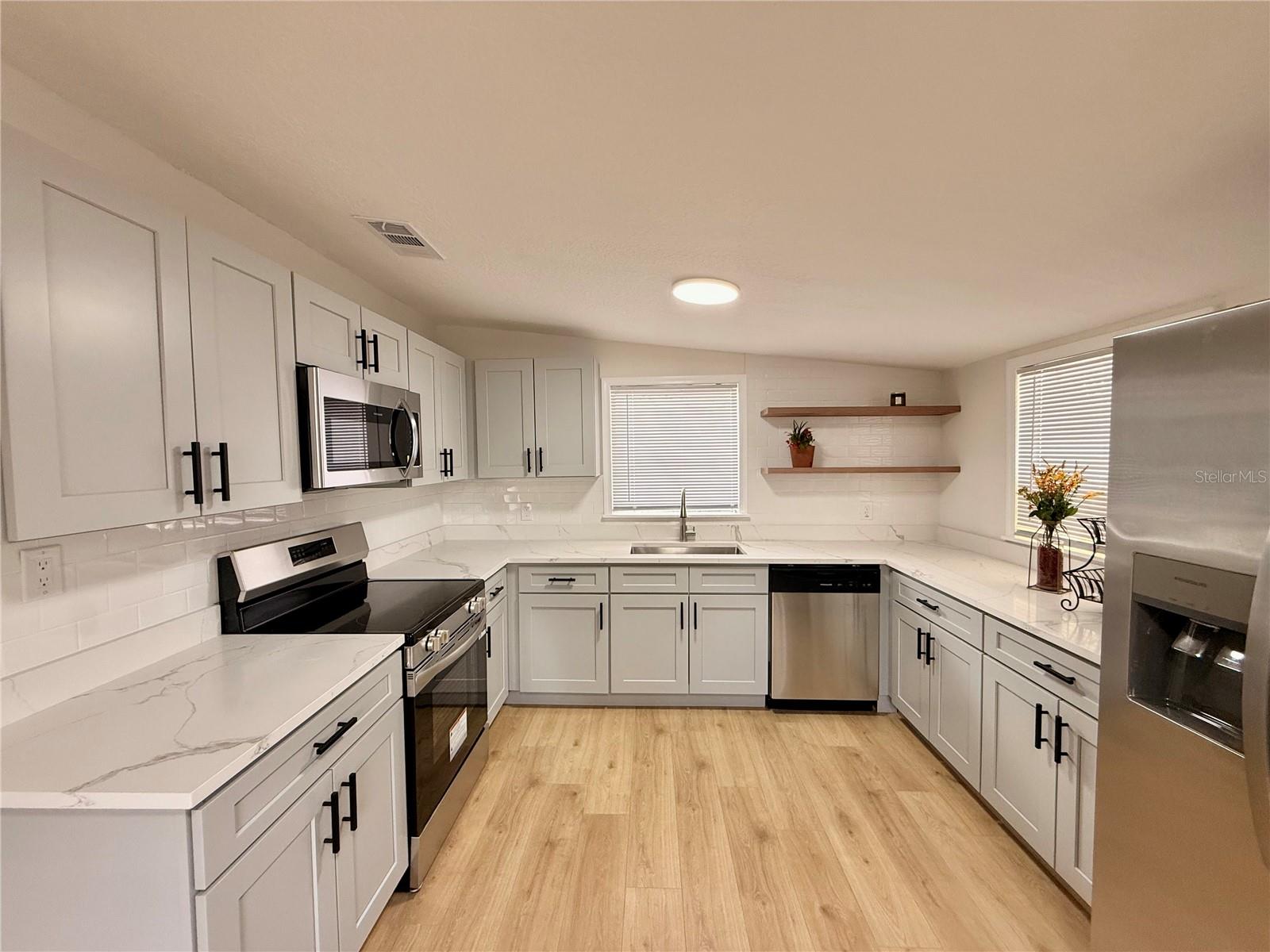 ROYAL ESTATES - Residential