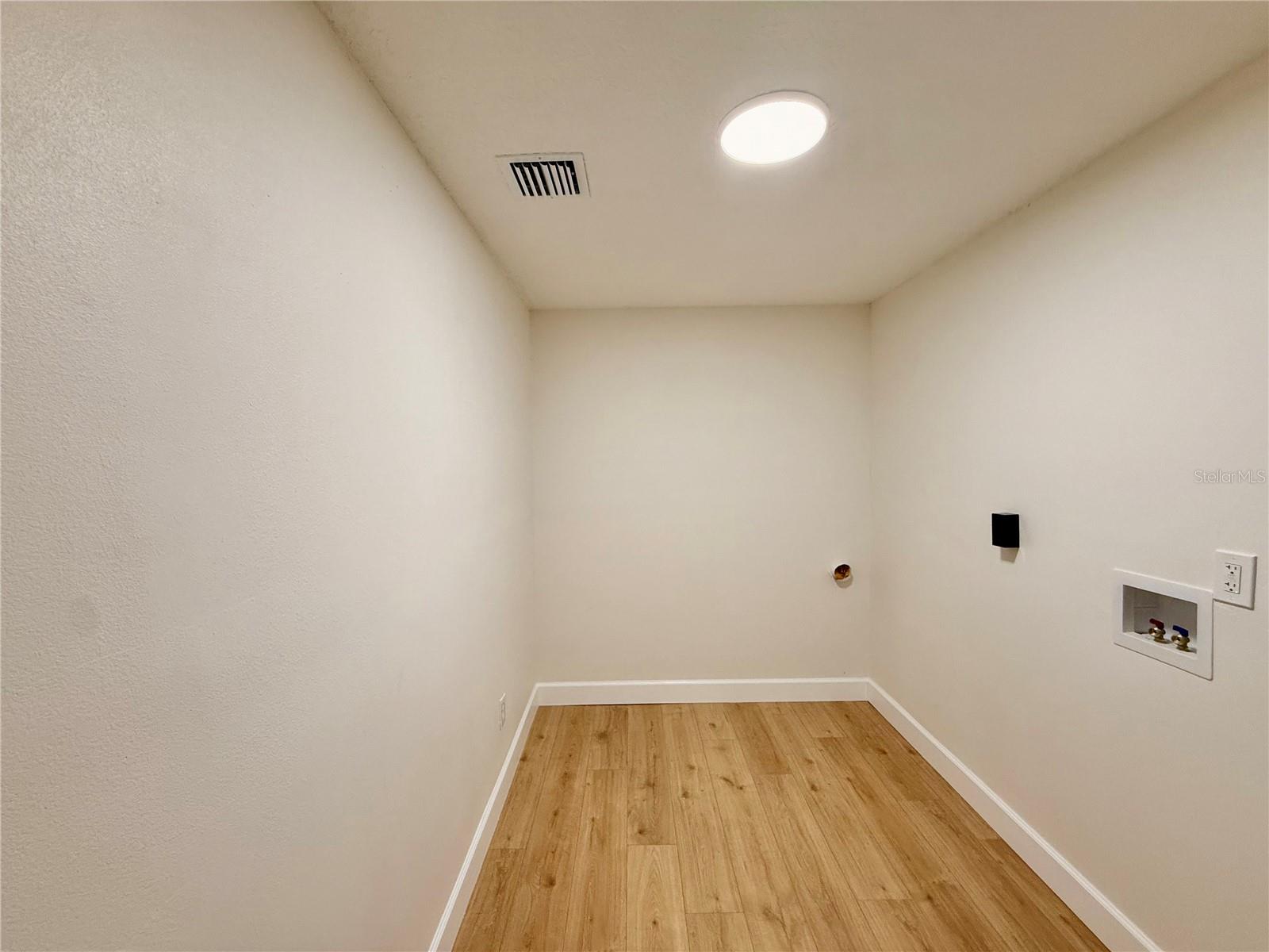 ROYAL ESTATES - Residential