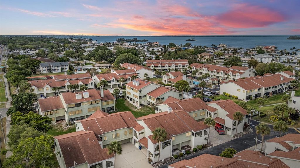 Photo of 637 Drake Lane N, Dunedin, FL 34698 (MLS # TB8492226)