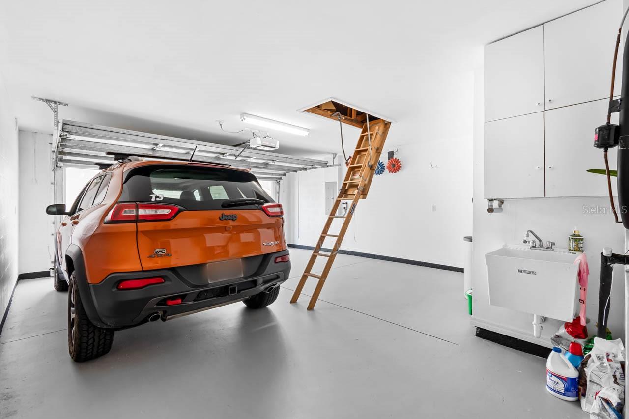 BROOKFIELD CONDO - Residential