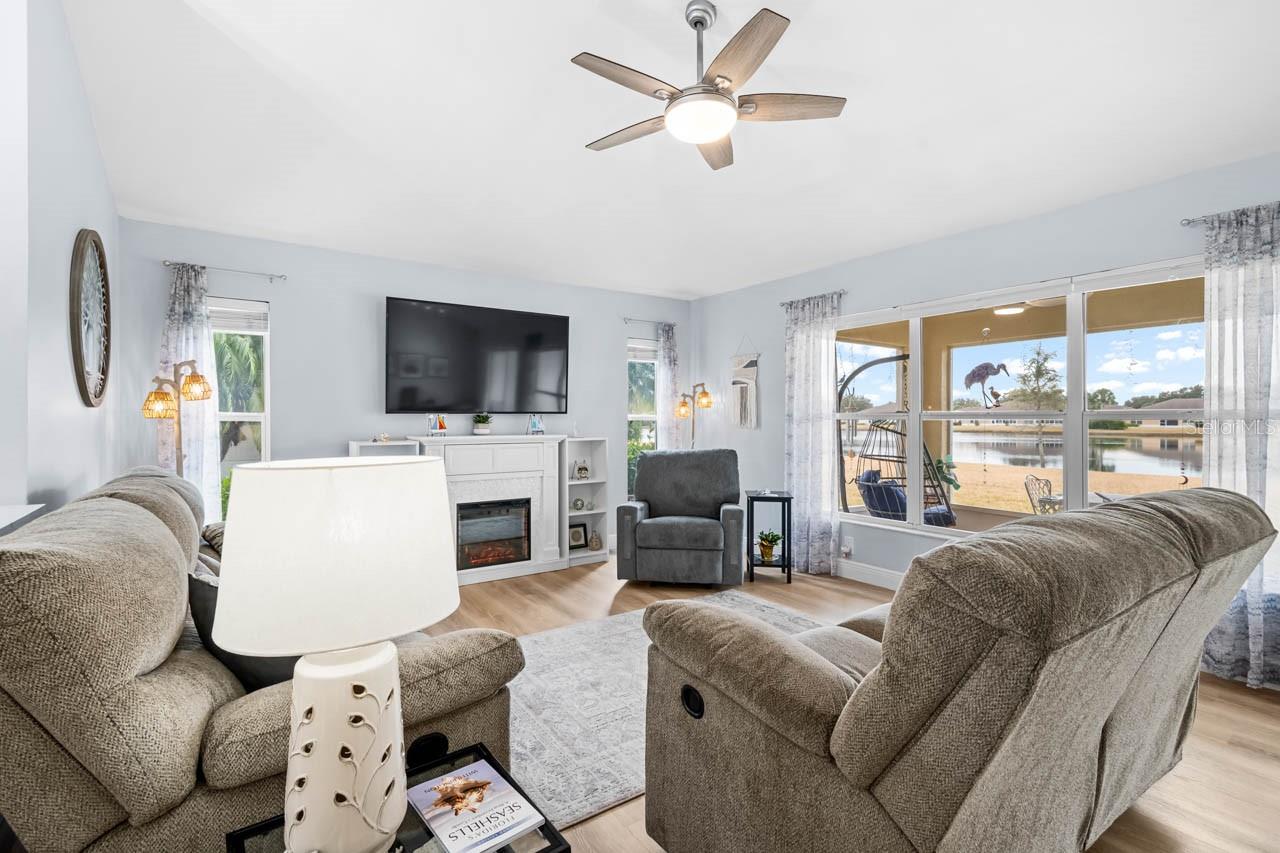 BROOKFIELD CONDO - Residential