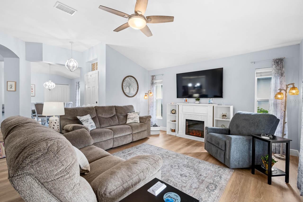 BROOKFIELD CONDO - Residential