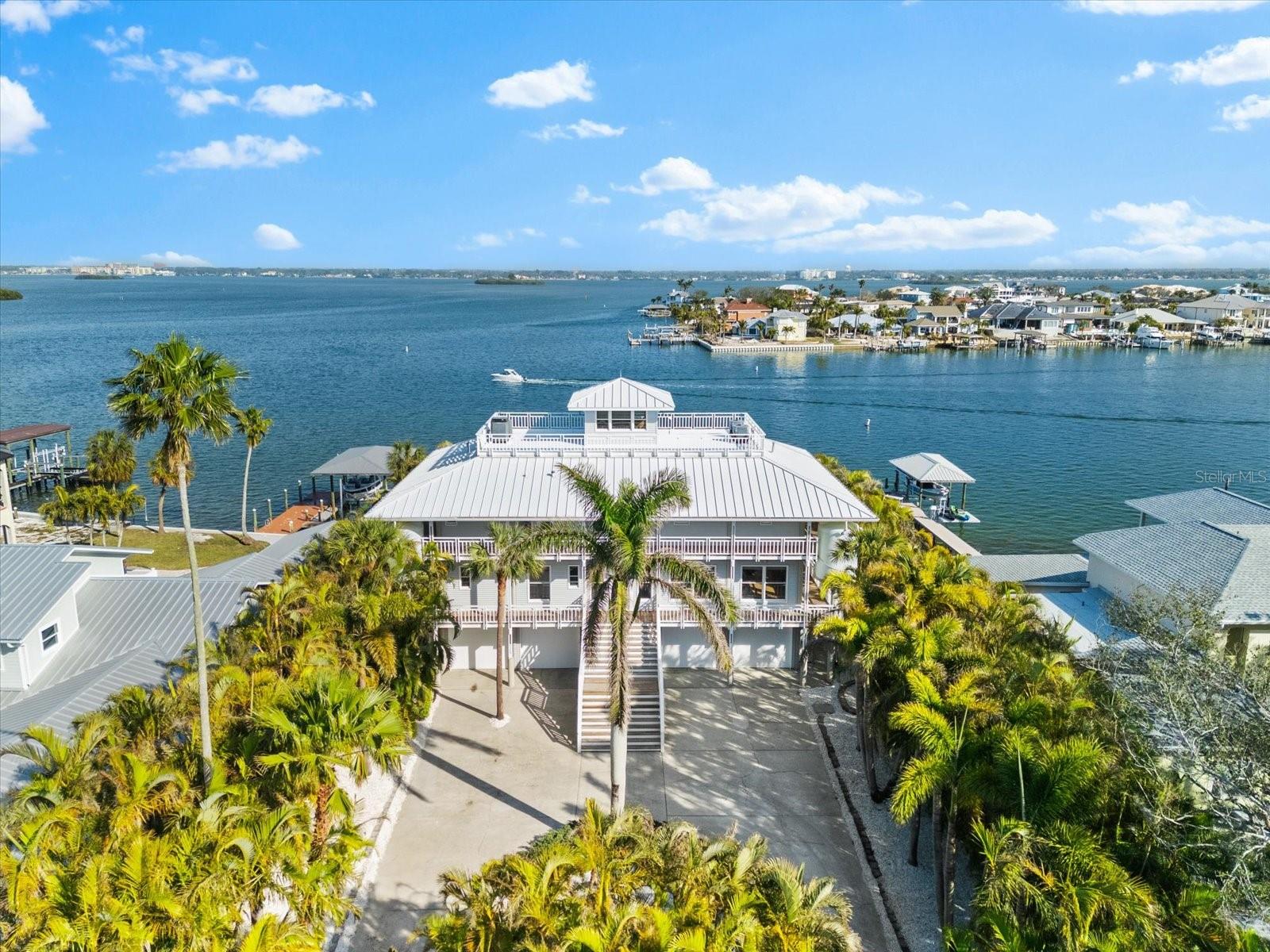 899 BAY ESPLANADE