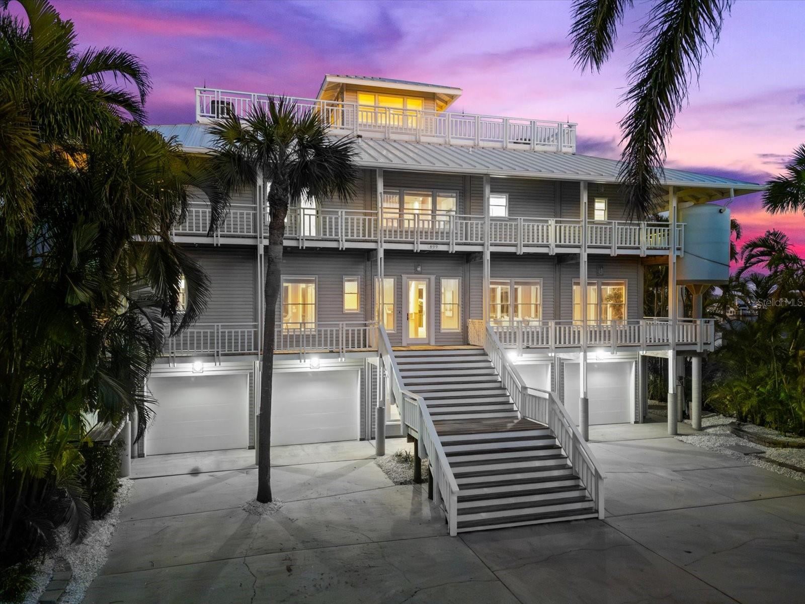 899 BAY ESPLANADE