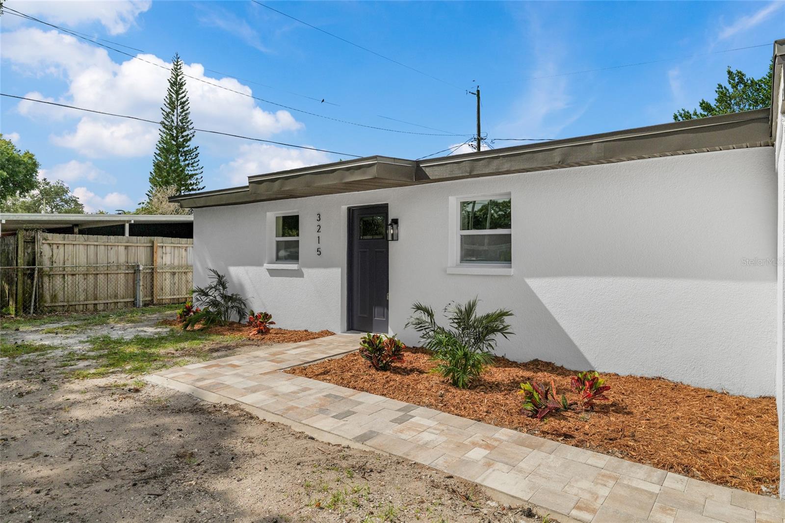 3215 WELBORN WAY