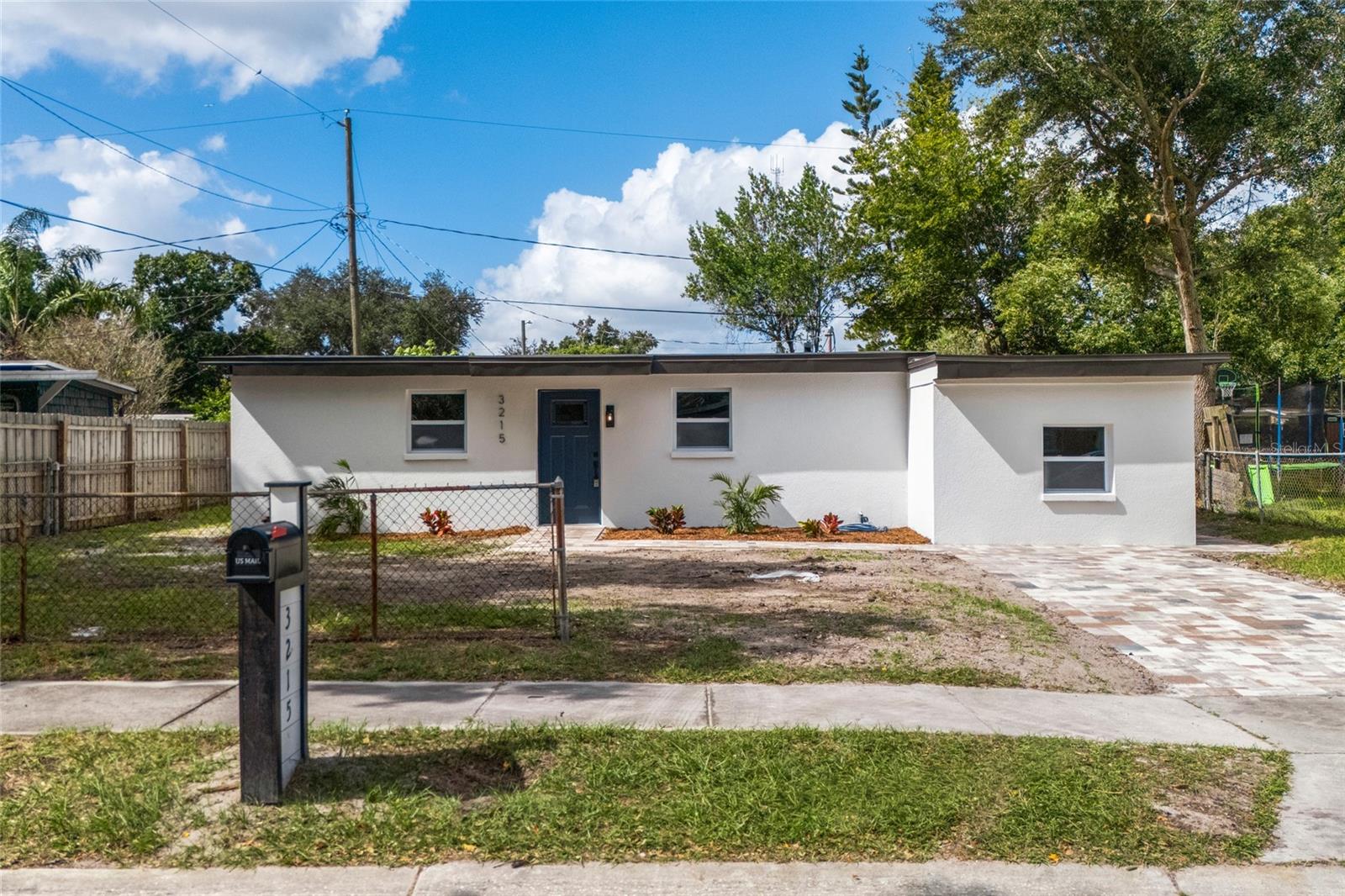 3215 WELBORN WAY