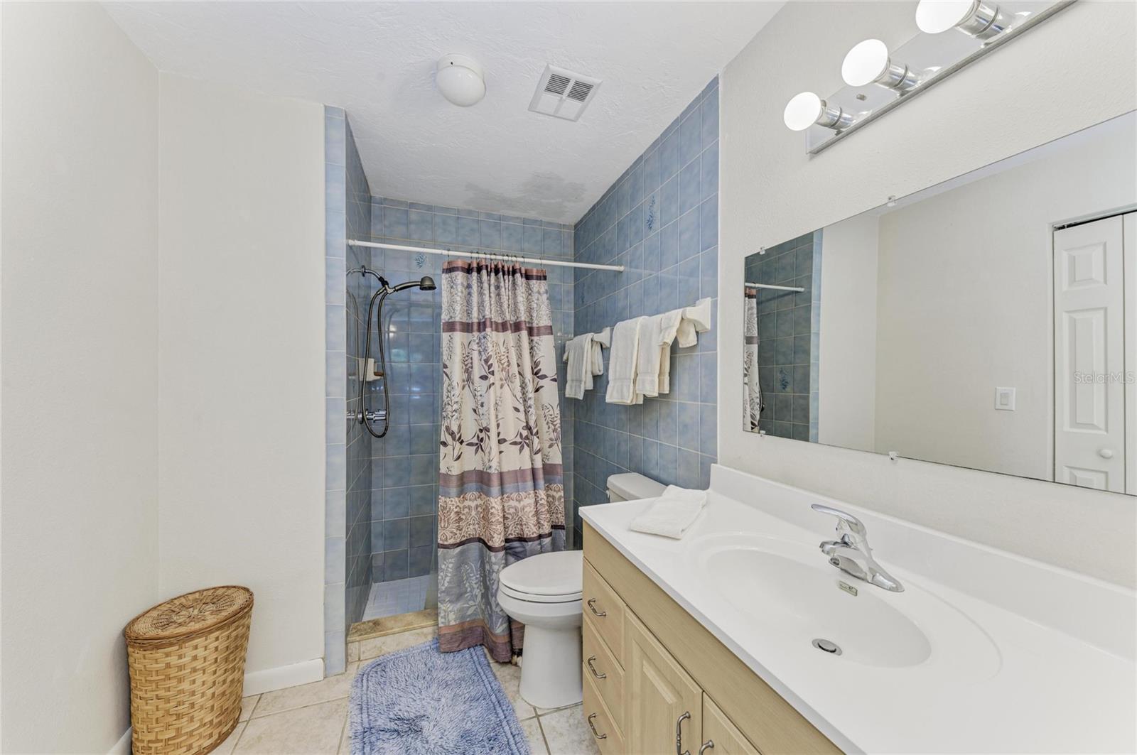 CENTURY ESTATES - Residential