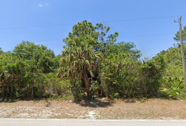 Fantastic opportunity to own an 80x125 vacant lot in the rapidly growing area of Port Charlotte! Whether you're ready to build now or looking to invest for the future, this property offers flexibility.
This residential lot is ideal for constructing a custom single-family home. Surrounded by a mix of new development and natural Florida beauty, you’ll enjoy the peace of a quiet neighborhood with convenient access to shopping, restaurants, schools, golf, and beaches. Power is nearby, and the lot is easily accessible via paved roads. Secure your piece of paradise in Port Charlotte—buy and build, or hold as a long-term investment!