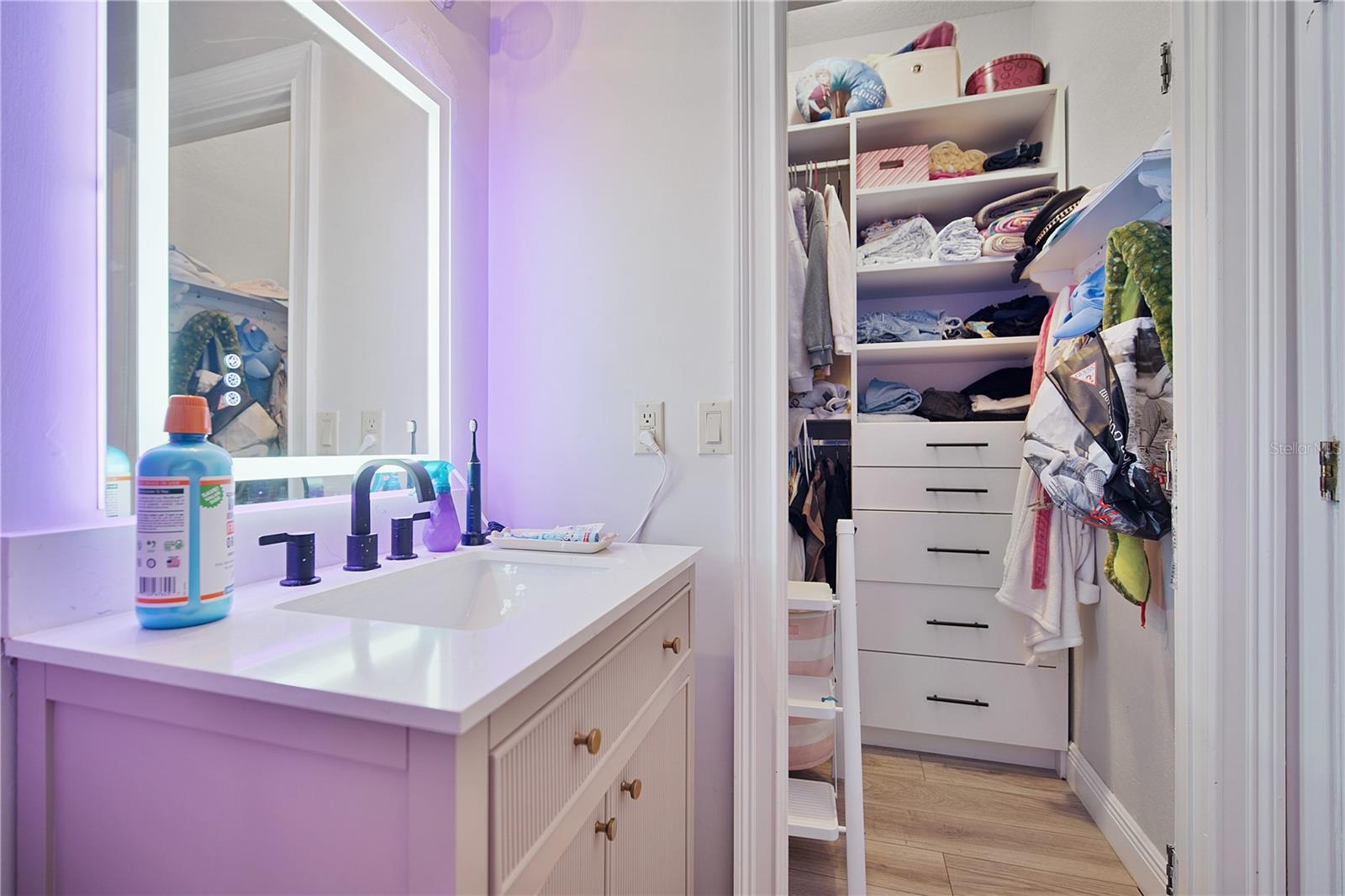 ISLAND POINTE SUB - Residential Lease