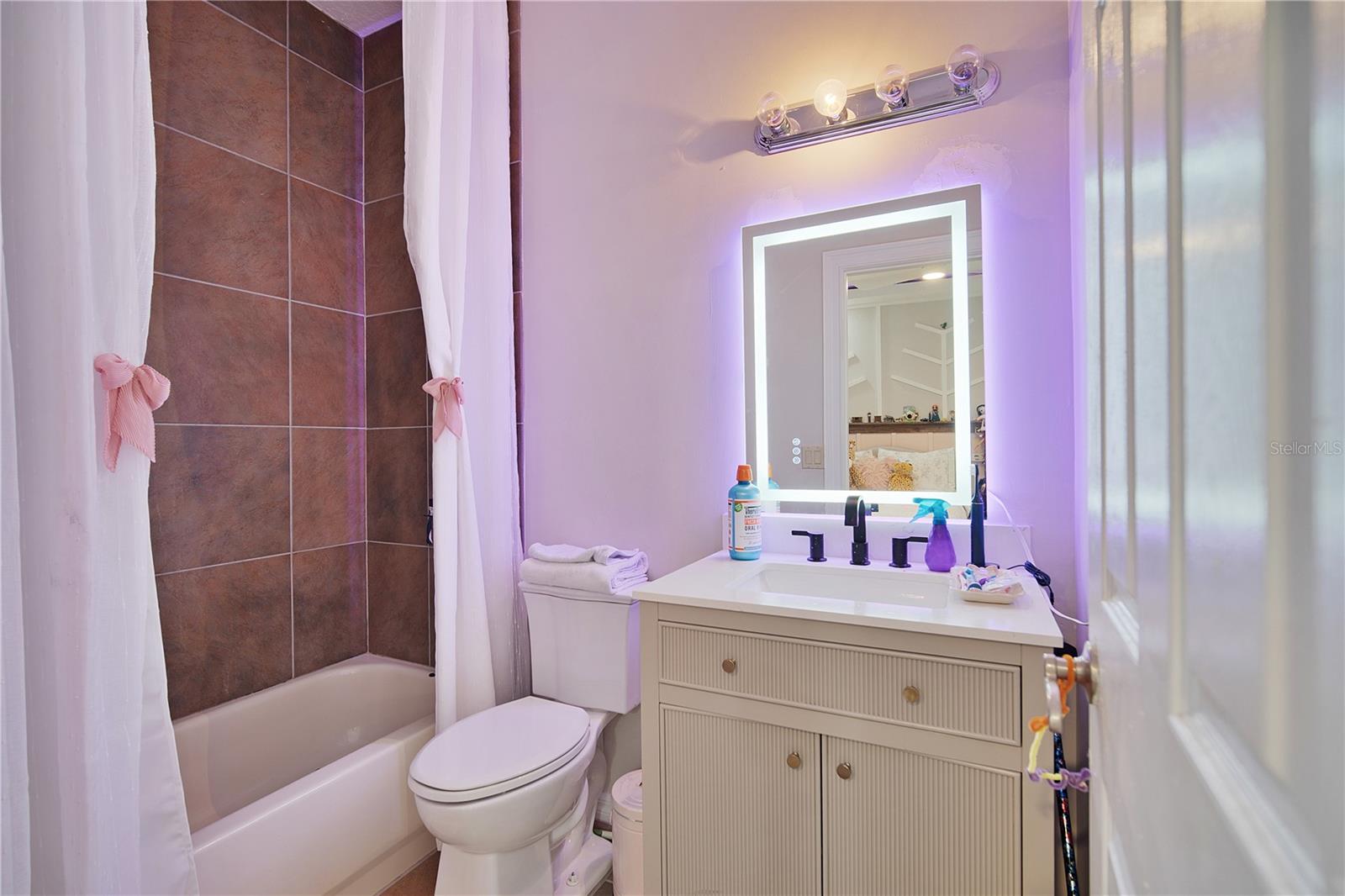 ISLAND POINTE SUB - Residential Lease