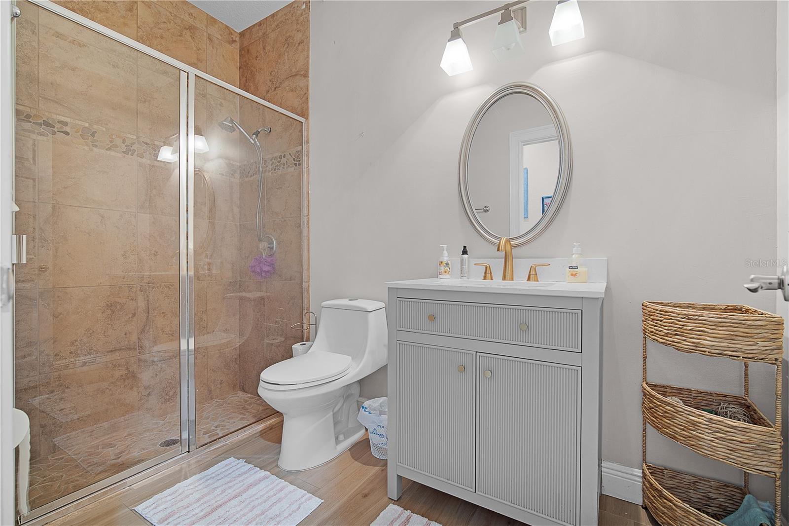 ISLAND POINTE SUB - Residential Lease