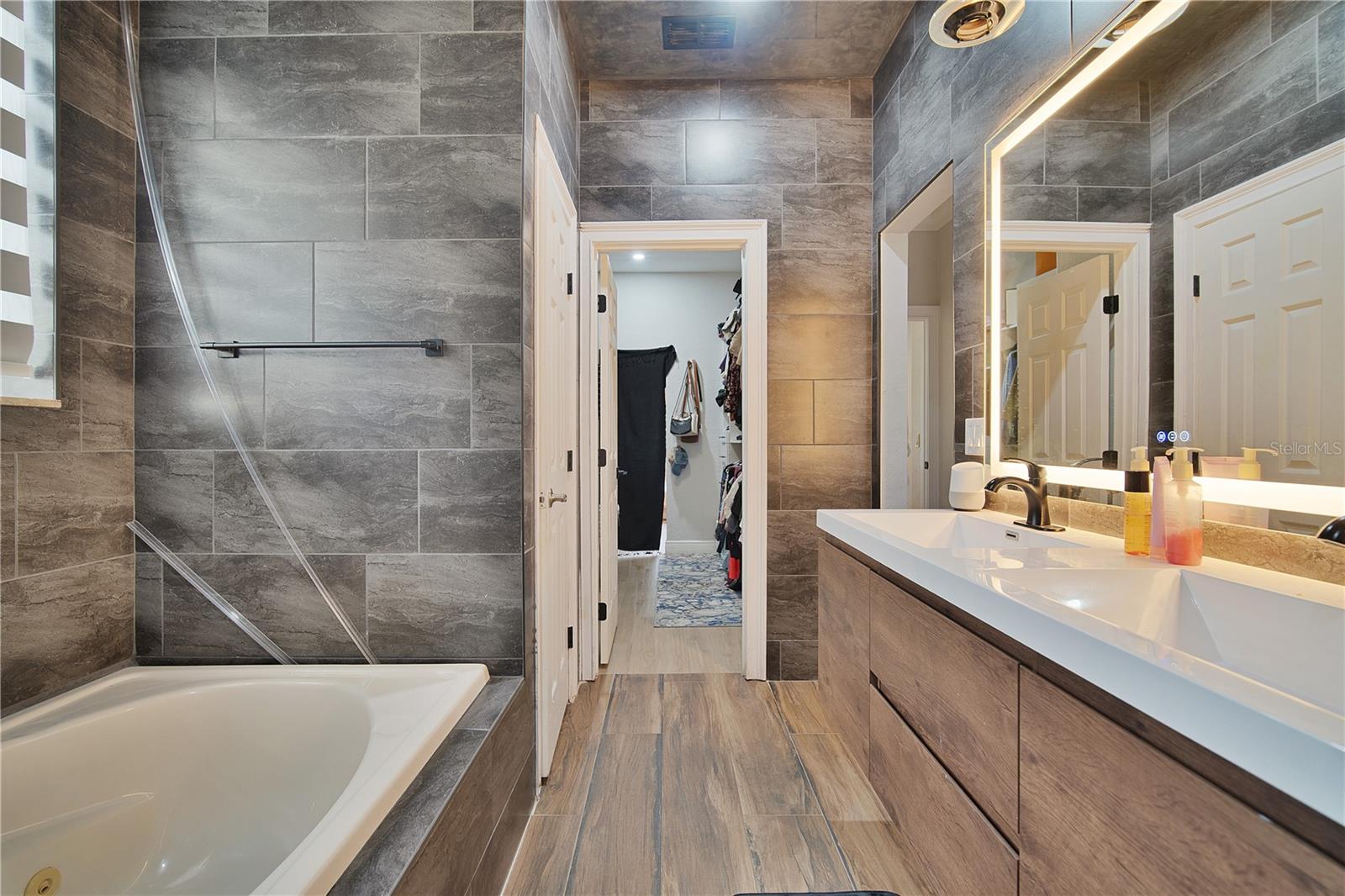 ISLAND POINTE SUB - Residential Lease