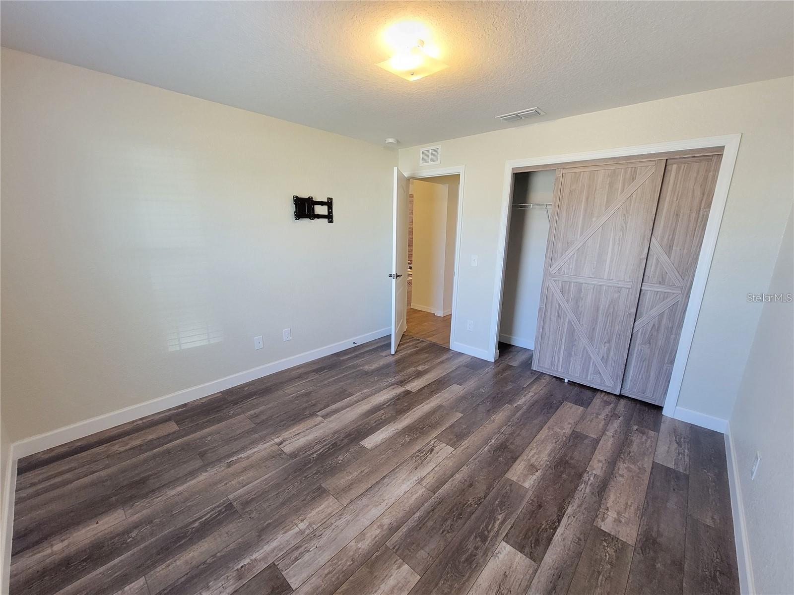 SNELL CREEK MANOR - Residential Lease