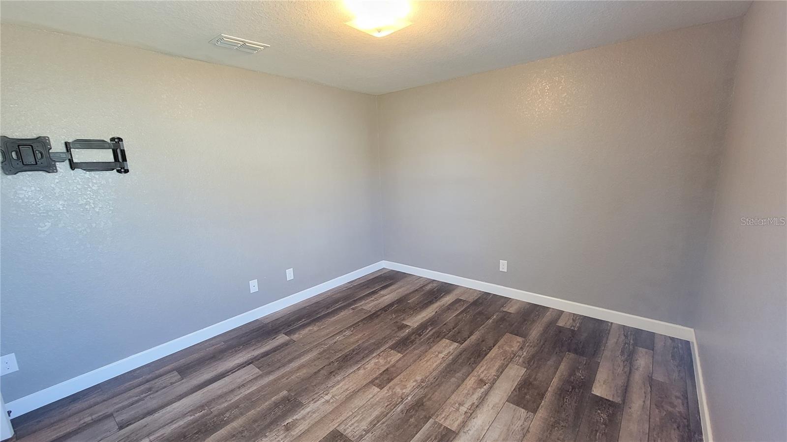 SNELL CREEK MANOR - Residential Lease