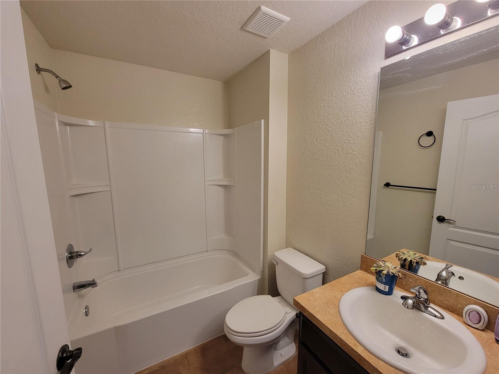 SNELL CREEK MANOR - Residential Lease